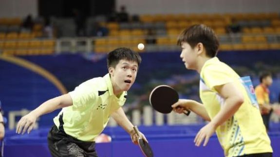 非单纯的 非单纯的