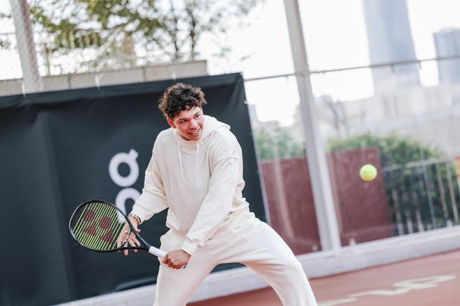 更多的是见 更多的是见